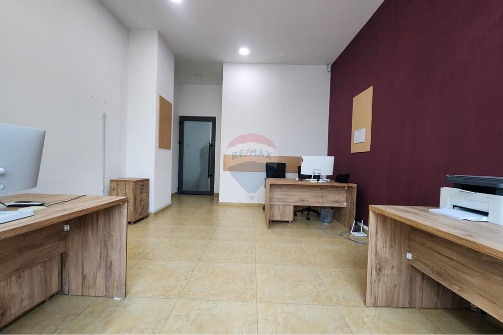 Bureau commercial à louer!!