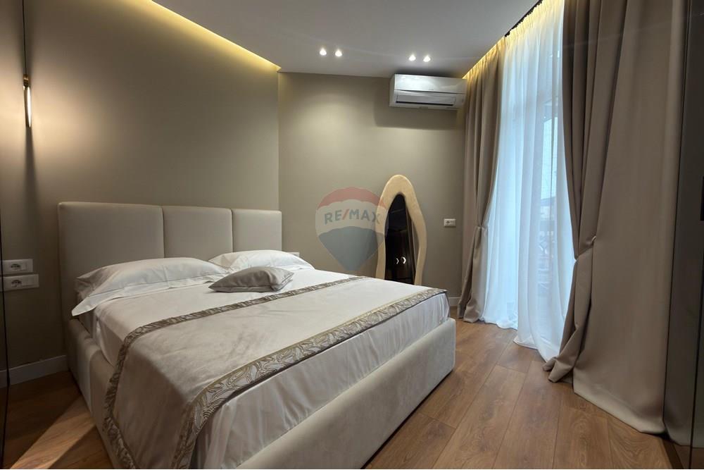 Super estudio en el centro plaza skënderbej!