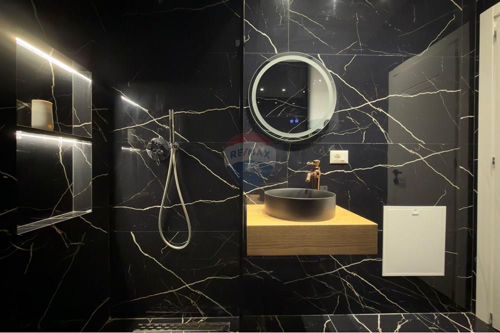 Super estudio en el centro plaza skënderbej!