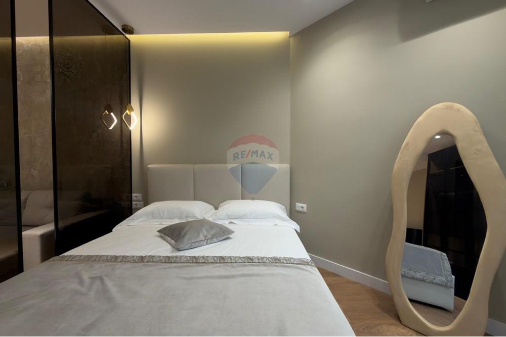 Super estudio en el centro plaza skënderbej!