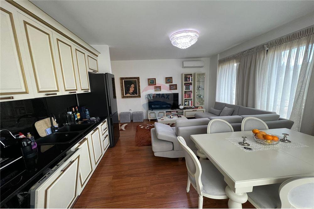 Apartamento para alugar 2+1+2 banheiros próximo à rruga e elbasanit