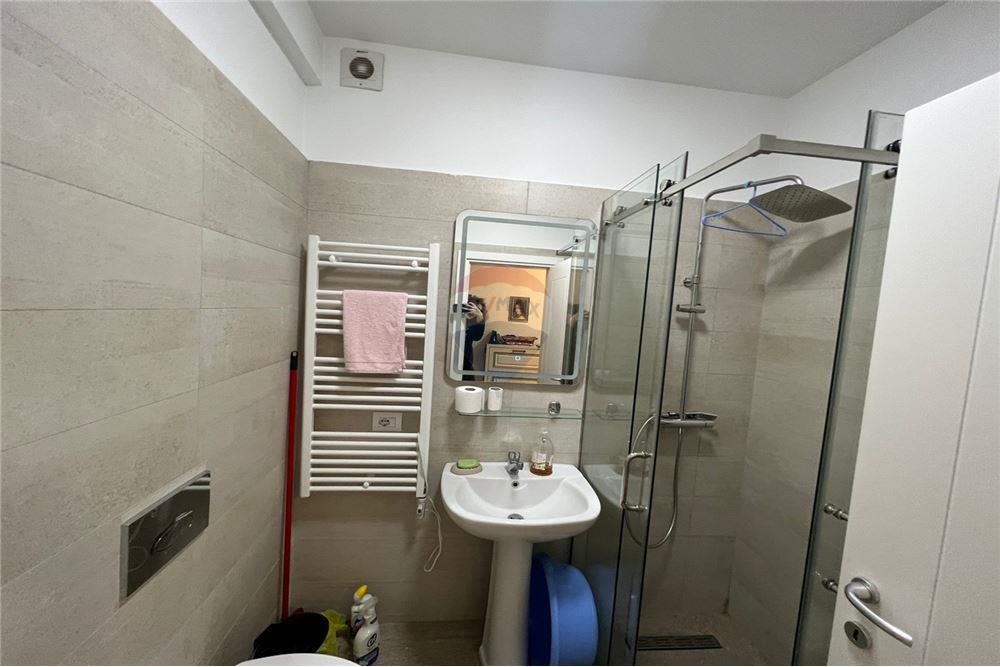 Apartamento para alugar 2+1+2 banheiros próximo à rruga e elbasanit