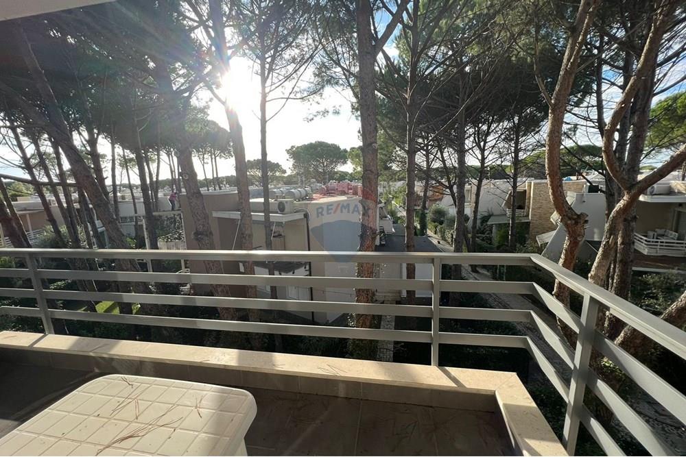 Apartamento 2+1 à venda em gjiri lalzit, complexo lura 3