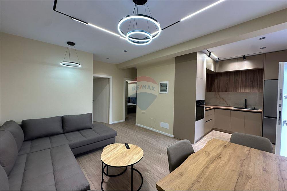 Apartament 2+1+parkim per qira ne babrru.