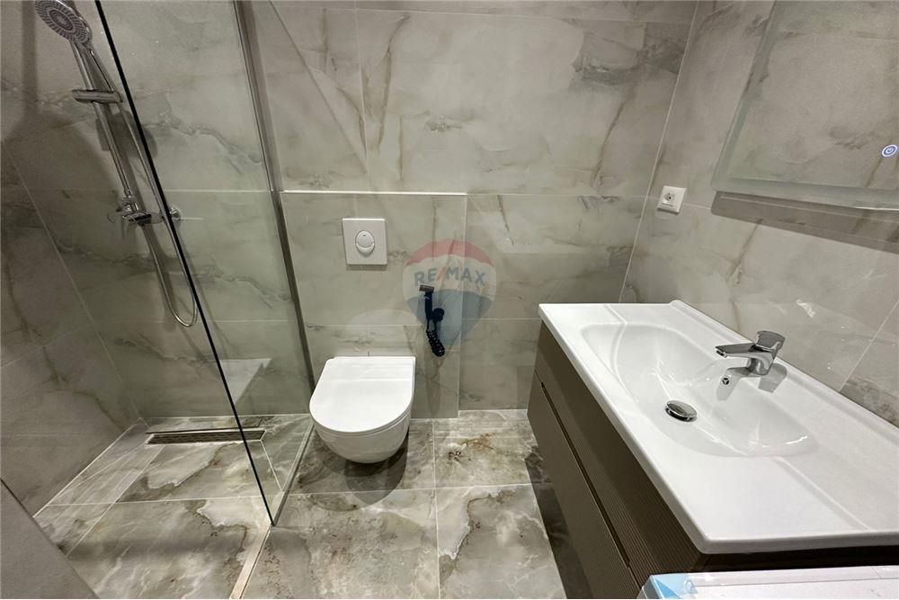 Apartament 2+1+parkim per qira ne babrru.