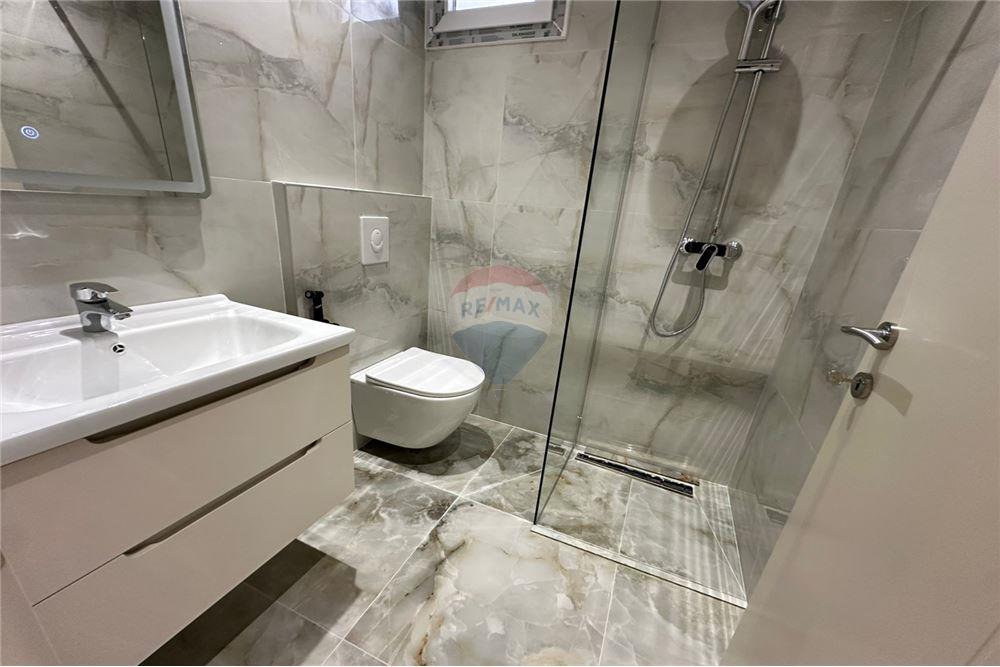 Apartament 2+1+parkim per qira ne babrru.