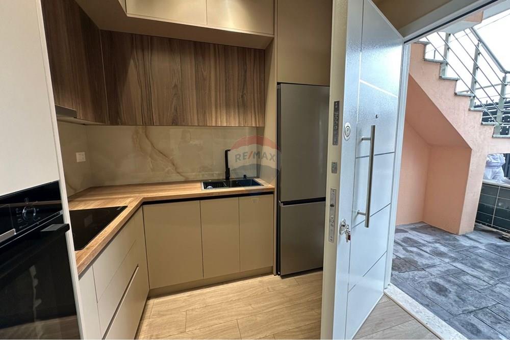 Apartament 2+1+parkim per qira ne babrru.