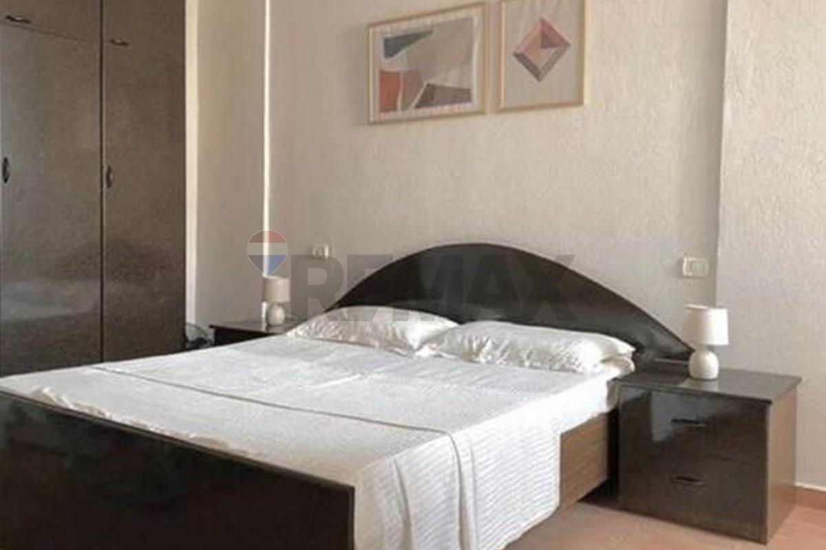 Shitet apartament 1+1;
