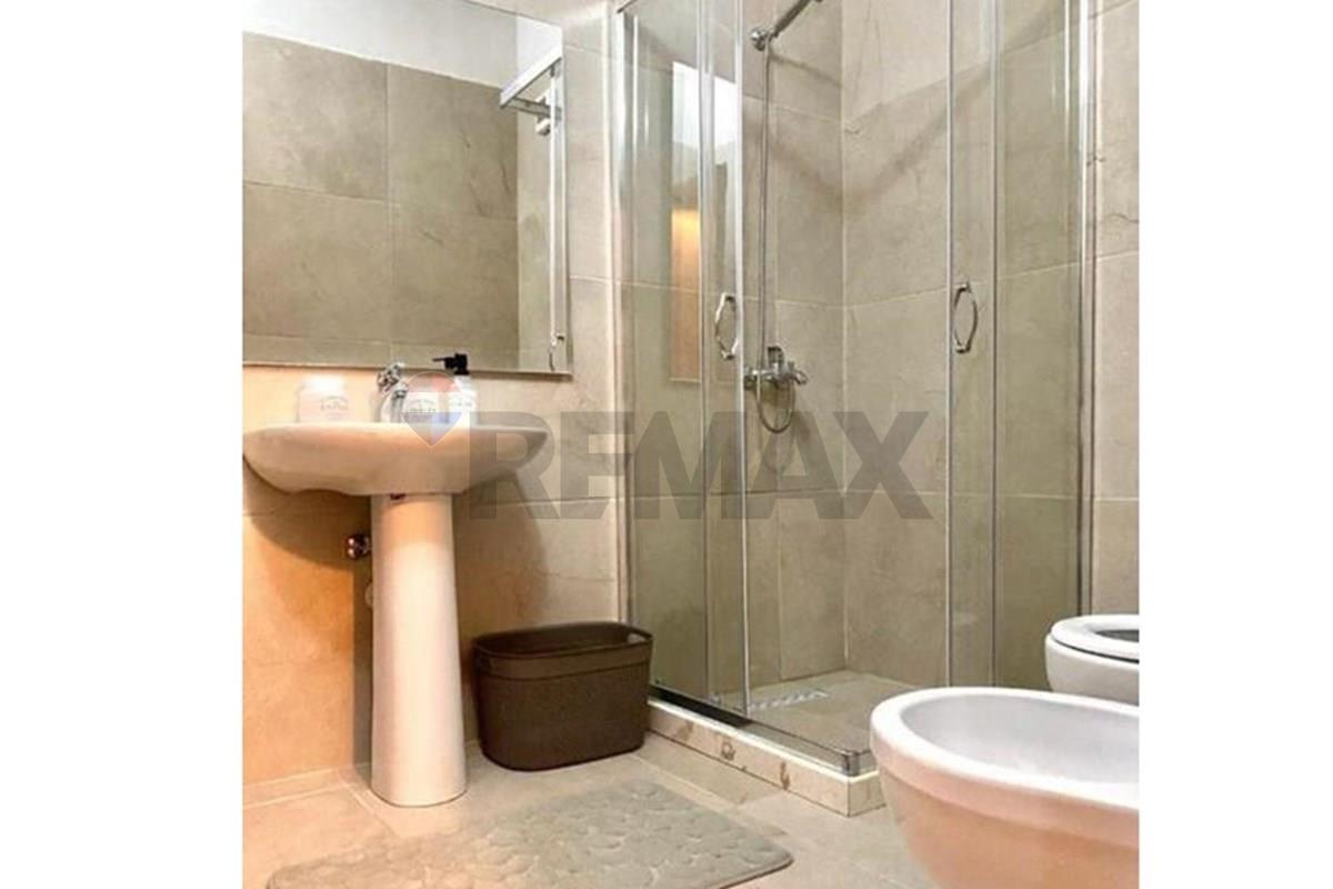 Shitet apartament 1+1;