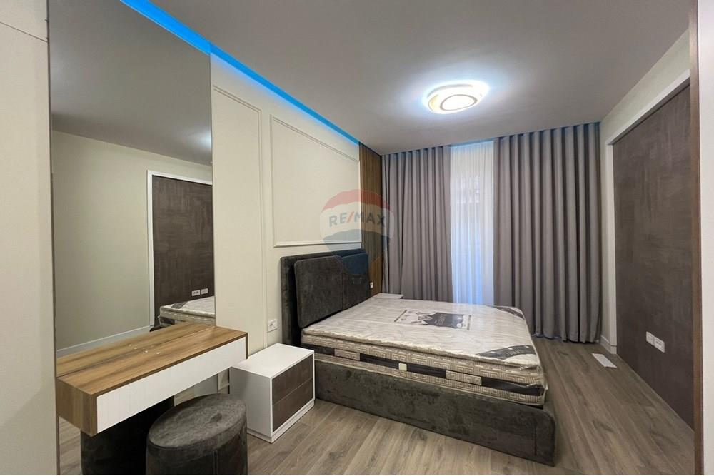 Oferece-se apartamento 2+1+2 para aluguel no centro!