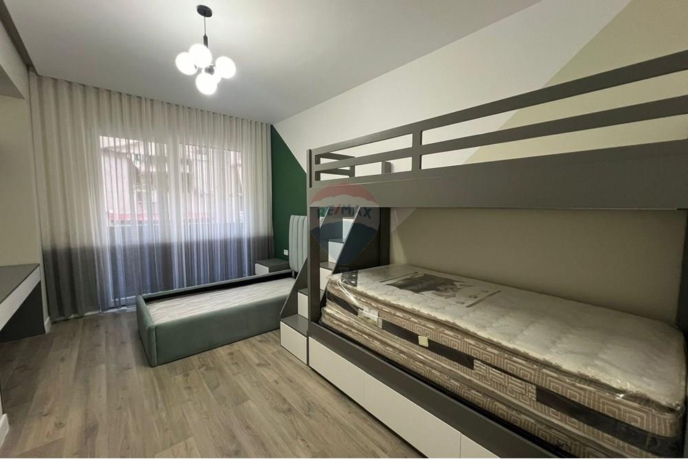 Oferece-se apartamento 2+1+2 para aluguel no centro!