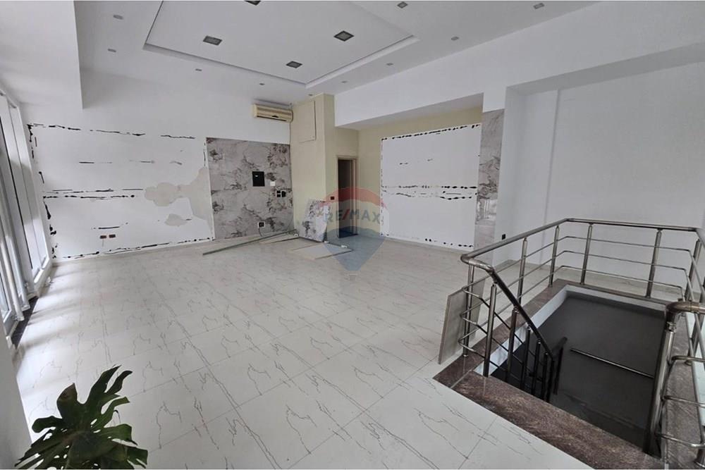 Plaza isa boletini, Vlorë