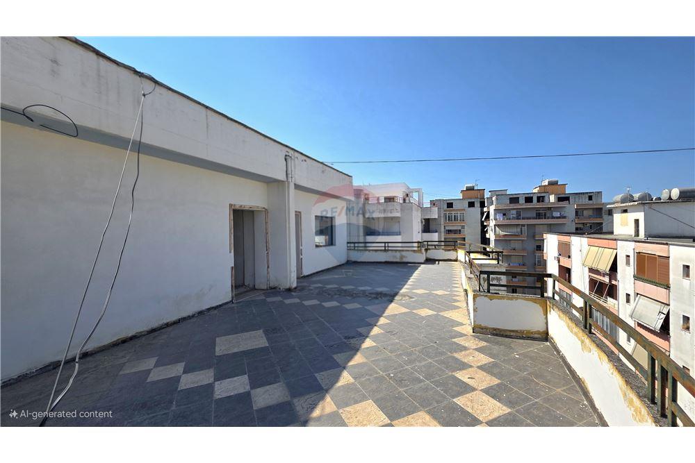 Super penthouse à venda perto do supermercado conad – Um oásis de tranquilidade e potencial no coração de Vlorë (2)