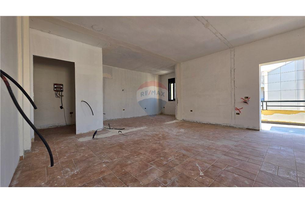 Super penthouse à venda perto do supermercado conad – Um oásis de tranquilidade e potencial no coração de Vlorë (8)