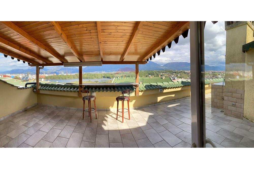 Liqeni i tiranës, Tiranë