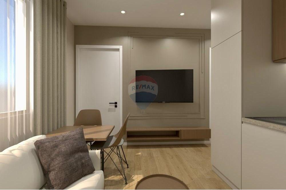 Ne zonen e myslym shyrit prane qendres te hotel favorita ofrohet apartament 1+1 per shitje. (4)