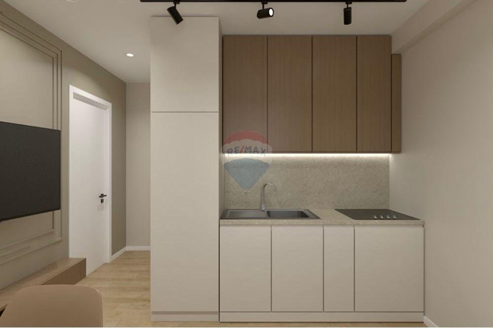 Ne zonen e myslym shyrit prane qendres te hotel favorita ofrohet apartament 1+1 per shitje. (5)