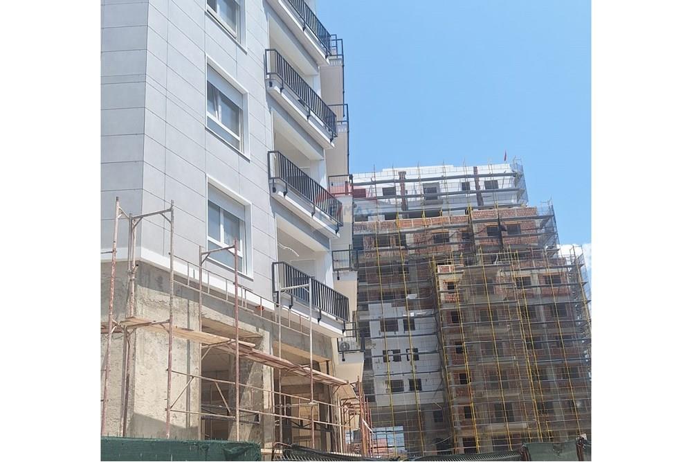 Shitet apartament 2+1 tek brryli, prane shkolles niket dardani.